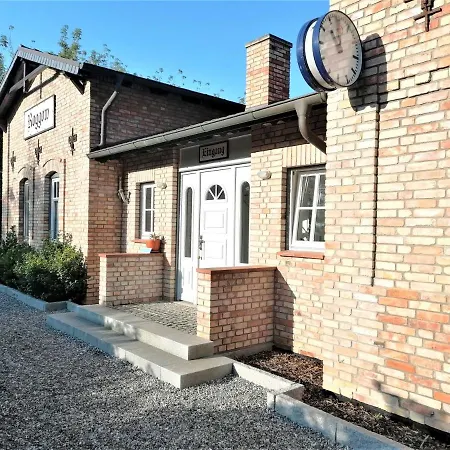 Alter Bahnhof Mit Terrasse Und Garten Ofc 06 Lejlighed Roggow